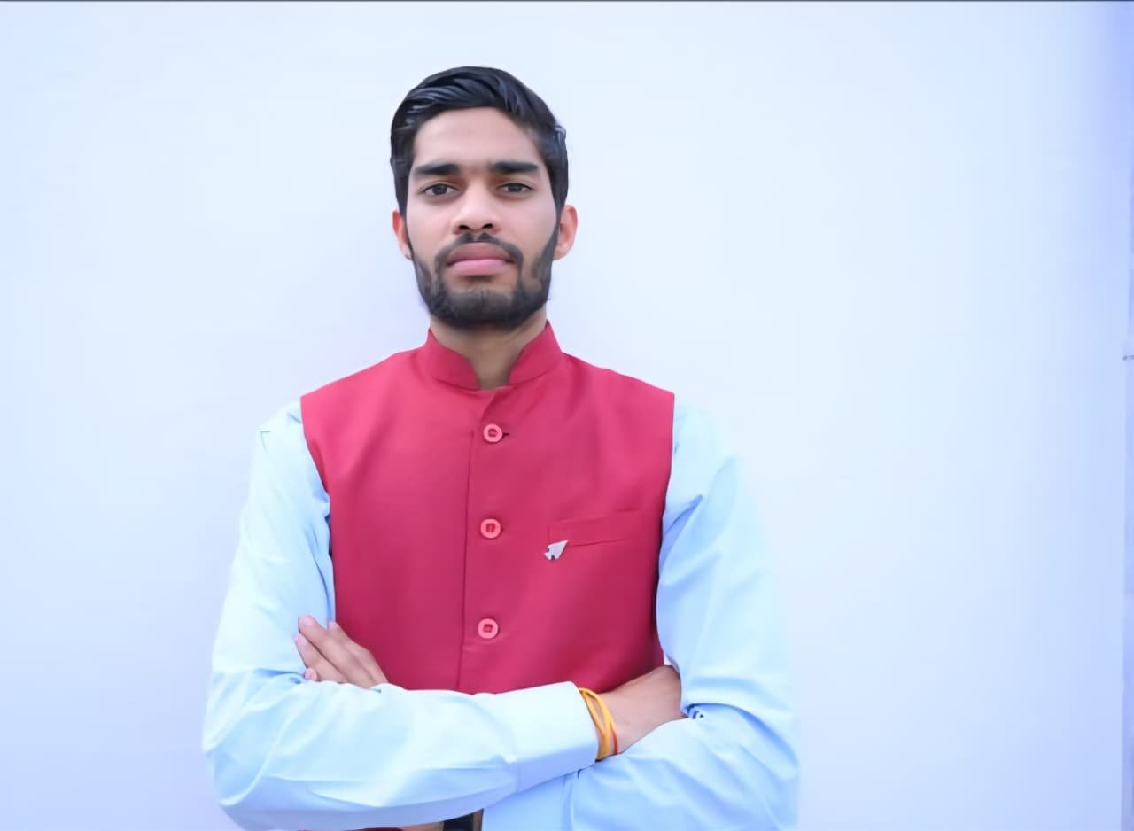 Ishank Dixit, journalist and ground reporter in Lucknow